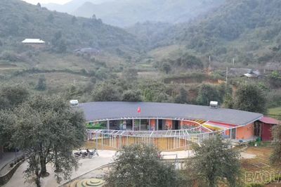 Ngày mới ở Lùng Cúng