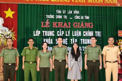 Lâm Đồng khai giảng lớp Trung cấp Lý luận chính trị cho cán bộ công an