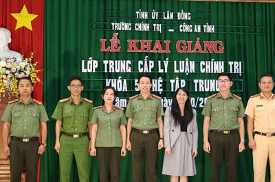 Lâm Đồng khai giảng lớp Trung cấp Lý luận chính trị cho cán bộ công an