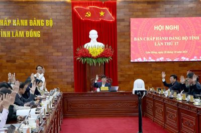 Ban Chấp hành Đảng bộ tỉnh Lâm Đồng cho ý kiến nhiều nội dung quan trọng