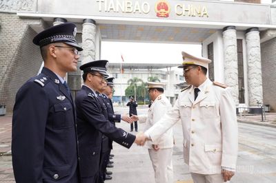 Công an Tuyên Quang phối hợp với Công an châu Văn Sơn trong phòng, chống tội phạm và quản lý xuất nhập cảnh