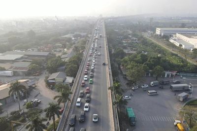 Hà Nội thông xe sớm cầu Thăng Long, xe tải và xe khách được lưu thông trở lại