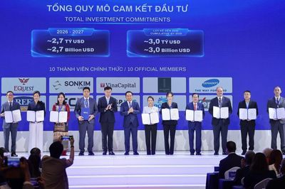 10 thành viên đầu tiên cam kết huy động vốn tỷ USD tại TP.HCM