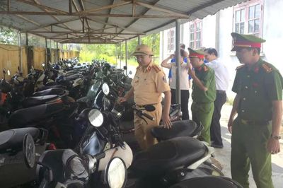 Ninh Bình kiểm tra phương tiện, tuyên truyền an toàn giao thông cho gần 800 học sinh