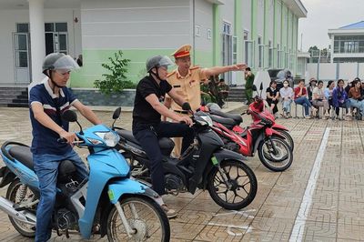 Thanh Hóa: Gần 1.000 công nhân được huấn luyện kỹ năng lái xe an toàn