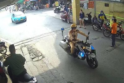 CSGT Hà Nội hai lần mở đường đưa sản phụ đến bệnh viện kịp thời