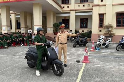 Tuyên truyền, đào tạo kỹ năng lái xe an toàn cho học sinh xã Đông Khê