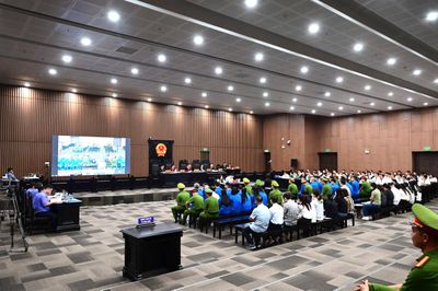 Bị nhóm Mr Pips lừa, người phụ nữ còn bị côn đồ truy sát phải trốn ra nước ngoài