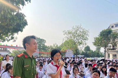 Quang Minh: Các trường học nâng cao chất lượng sinh hoạt dưới cờ