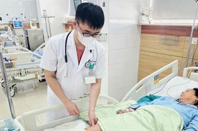 Đắp lá chữa bệnh, trả giá bằng cả tính mạng