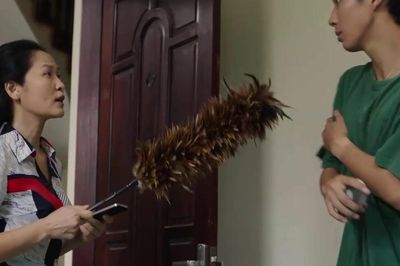 Hạnh (Huyền Lizzie) bán nhà cho Toản (Duy Hưng) để trả nợ
