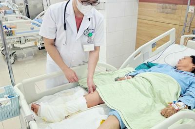 Người phụ nữ 65 tuổi nguy cơ mất chân vì sai lầm nhiều người mắc phải khi chữa vết thương