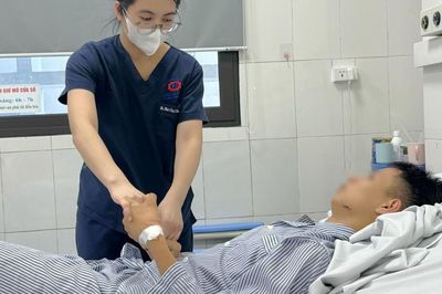 Cứu nam sinh 16 tuổi bị đột quỵ não