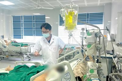 Tự ý truyền trắng da tại nhà, một phụ nữ ở Hà Nội suy đa tạng, phải thở máy