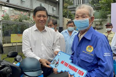 Nối dài những vòng tay nghĩa tình