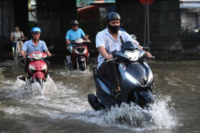 TP.HCM có nơi mưa to chiều tối, triều cường cao hết ngày 31/10