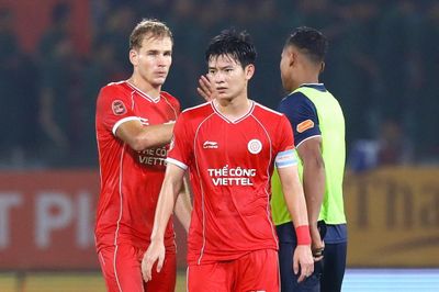 Trường hợp kỳ lạ của đội bóng đá 8 trận, khiến đối thủ nhận 7 thẻ đỏ
