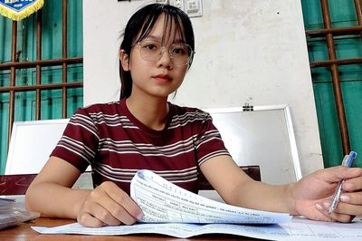 Nghỉ việc văn phòng, cô gái sinh năm 2000 trúng cử trưởng thôn