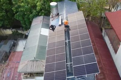 [Video] Hà Nội hỗ trợ tối đa 6 triệu đồng với hộ gia đình lắp điện mặt trời mái nhà
