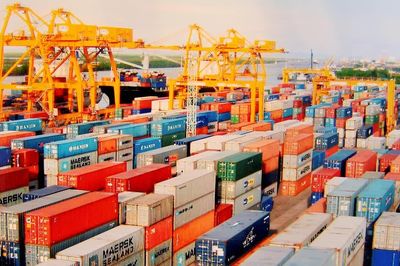 Giải bài toán thị trường hàng hóa Việt Nam