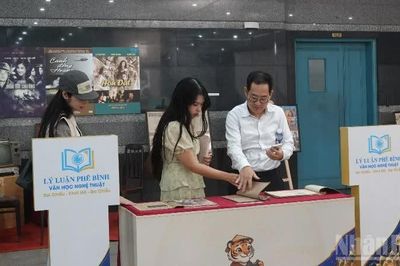 Đổi mới chương trình Lý luận, phê bình văn học, nghệ thuật Thành phố Hồ Chí Minh trên sóng truyền hình
