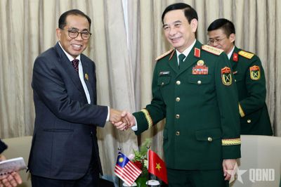 Đại tướng Phan Văn Giang gặp song phương Bộ trưởng Quốc phòng các nước Malaysia, Singapore và Hàn Quốc