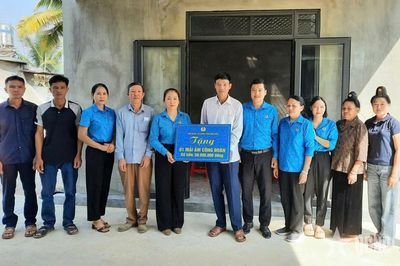Điện Biên: Trao hỗ trợ 'Mái ấm Công đoàn' tặng đoàn viên có hoàn cảnh khó khăn