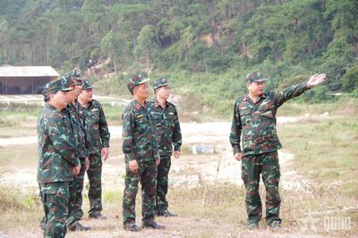 Kiểm tra, thẩm định phương án bắn đạn hơi, quả nổ trong diễn tập TC-26