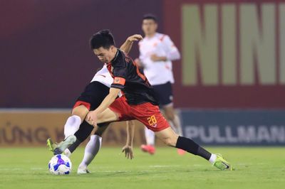 Nhìn lại vòng 5 V-League 2026/27: Những cỗ xe sang mất đà