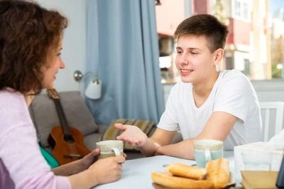 Cách trò chuyện giúp cha mẹ định hướng tương lai cho con