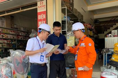 Đề xuất tính giá điện sinh hoạt theo giờ: Cần xây dựng cơ chế giá hợp lý để người dân thay đổi thói quen sử dụng điện