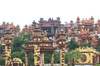 Vì sao phường có nhiều lăng mộ bề thế ở Huế phải đóng cửa các nghĩa trang?
