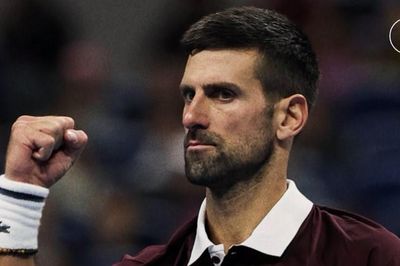 Djokovic thắng trận đầu tại Basel sau 15 năm, tiến gần vé dự ATP Finals