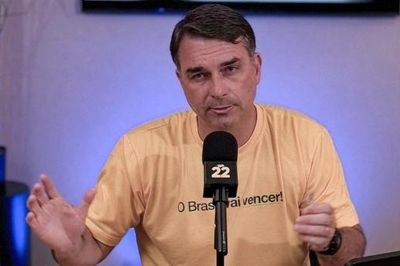 Ông Bolsonaro tự nhận là 'tổng thống đắc cử Brazil' sau khi tới Mỹ