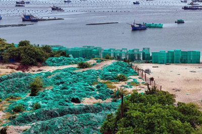 Rác thải bủa vây bãi biển ở vịnh Cam Ranh