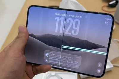 Nhân viên Foxconn hé lộ nguyên nhân iPhone Duo nứt màn hình