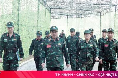 Phó Tổng Tham mưu trưởng QĐND Việt Nam kiểm tra diễn tập Khu vực phòng thủ tỉnh Hà Tĩnh