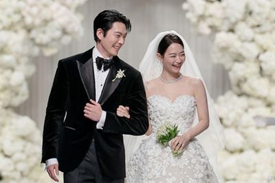 Shin Min Ah tiết lộ cuộc sống hôn nhân ngọt ngào với Kim Woo Bin sau 10 năm yêu nhau