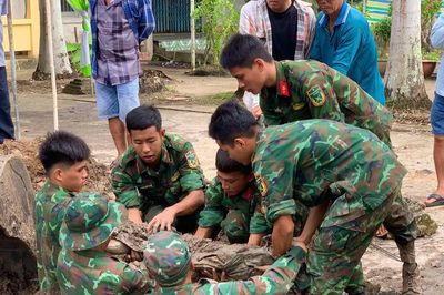 Cà Mau quy tập 3 hài cốt liệt sĩ tại nghĩa trang tạm Tân Bằng