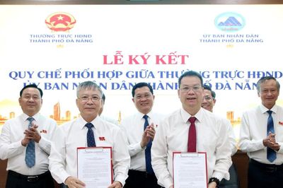 Thường trực HĐND, UBND và Ban Thường trực Ủy ban MTTQ Việt Nam thành phố ký kết quy chế phối hợp