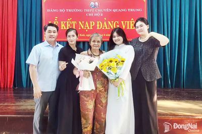 Phát triển đảng viên trong học sinh