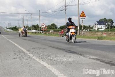 Đồng Tháp: Sửa chữa mặt đường tuyến tránh Hồng Ngự trên Quốc lộ 30