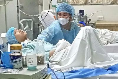 Em Khánh Huyền cần lắm những tấm lòng sẻ chia
