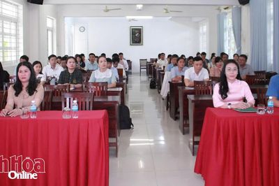 Khai giảng lớp trung cấp lý luận chính trị hệ không tập trung khóa 192