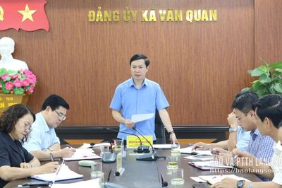 Tổ công tác số 10 của Ban Thường vụ Tỉnh ủy làm việc với đảng ủy các xã
