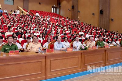 Trường Đại học Hoa Lư triển khai xây dựng mô hình “Trường học An toàn giao thông”