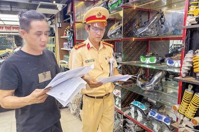 Chặn xe 'độ, chế' từ cơ sở