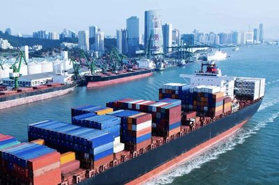 Xuất nhập khẩu Việt Nam lần đầu cán mốc 1.000 tỷ USD
