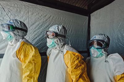 Toàn cảnh dịch Ebola: Vượt mốc 10.000 ca mắc, gần 5.000 người tử vong