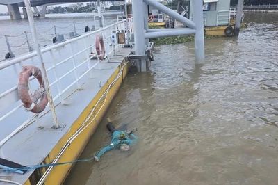 Phát hiện thi thể nữ trôi dạt vào bến tàu sông Sài Gòn